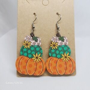 Stacked Pumpkin Earrings Dangle‎ Fall Harvest Theme Orange Green White Floral